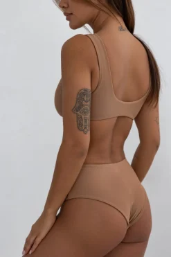 Comodo Nude