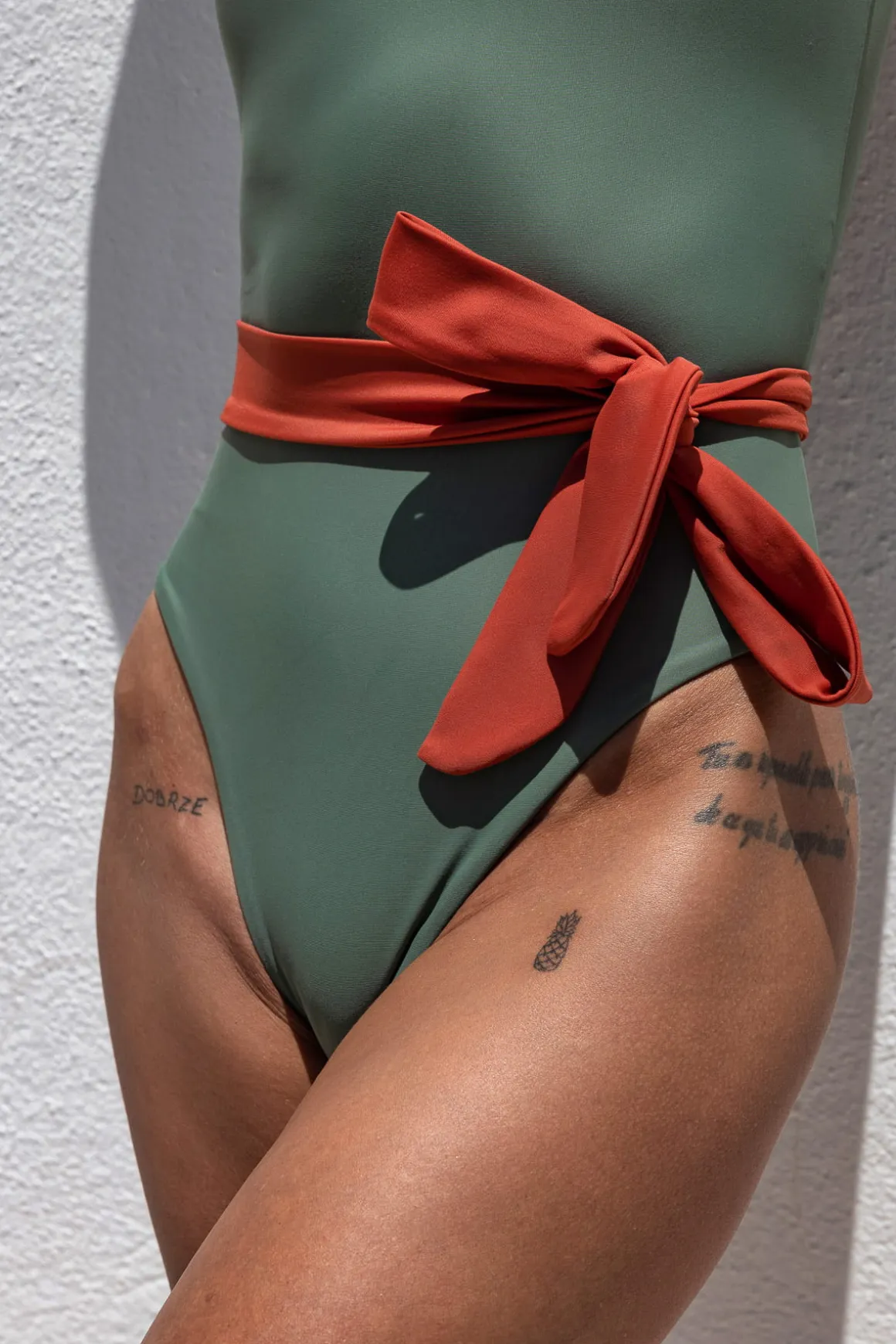 Dodatkowy pasek bikini tie do personalizacji ceglany terracotta