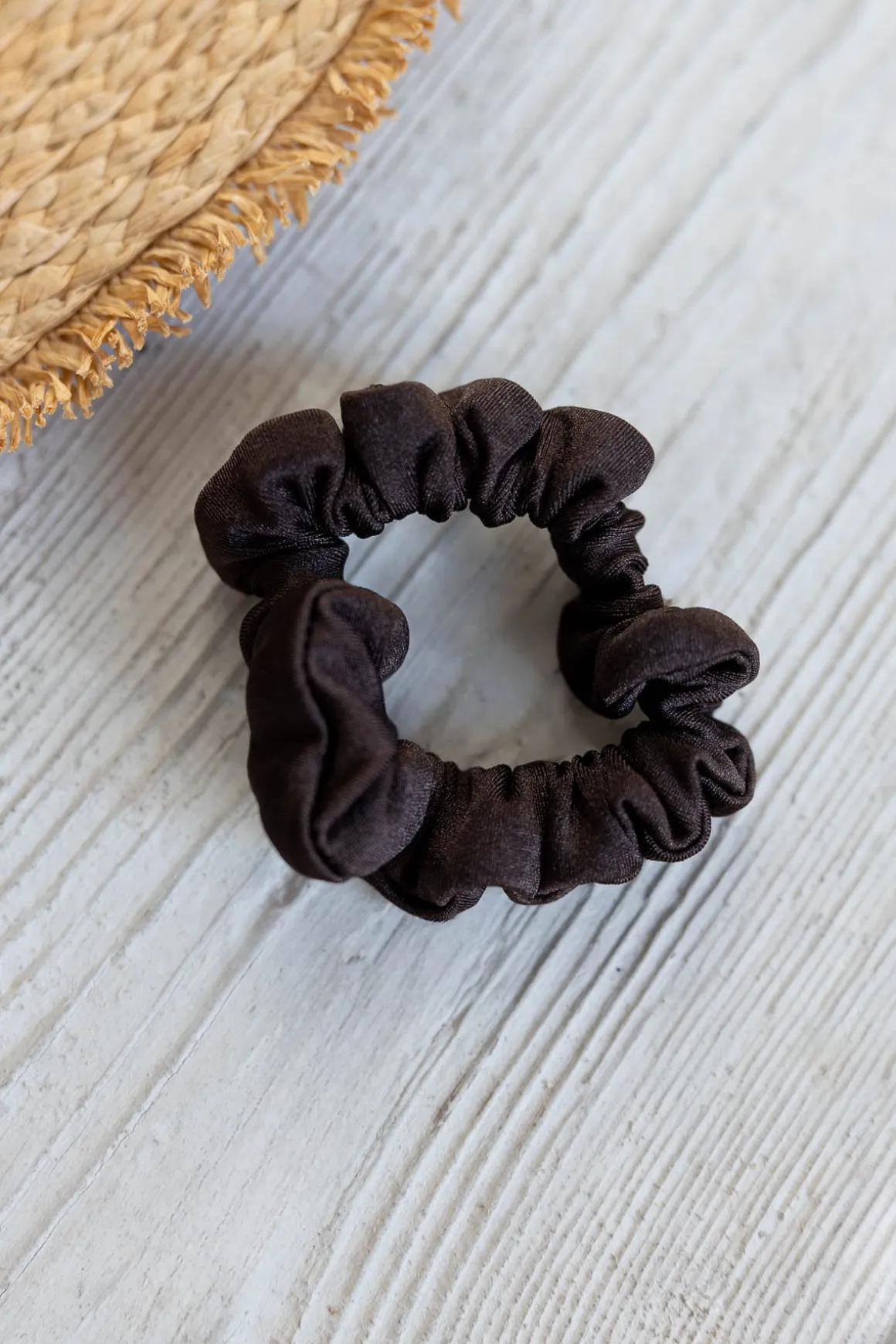 Gumka do włosów mini scrunchie brązowy espresso
