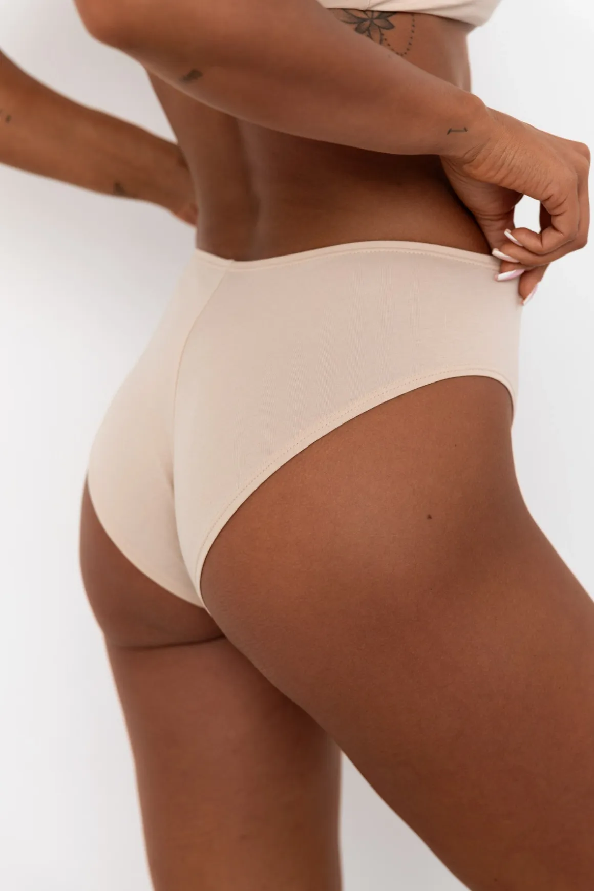 Medio Brief Bottom Sand